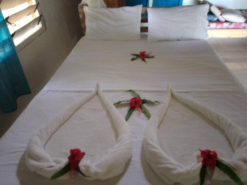 Lonnoc Beach Lodge Hog Harbour 외부 사진