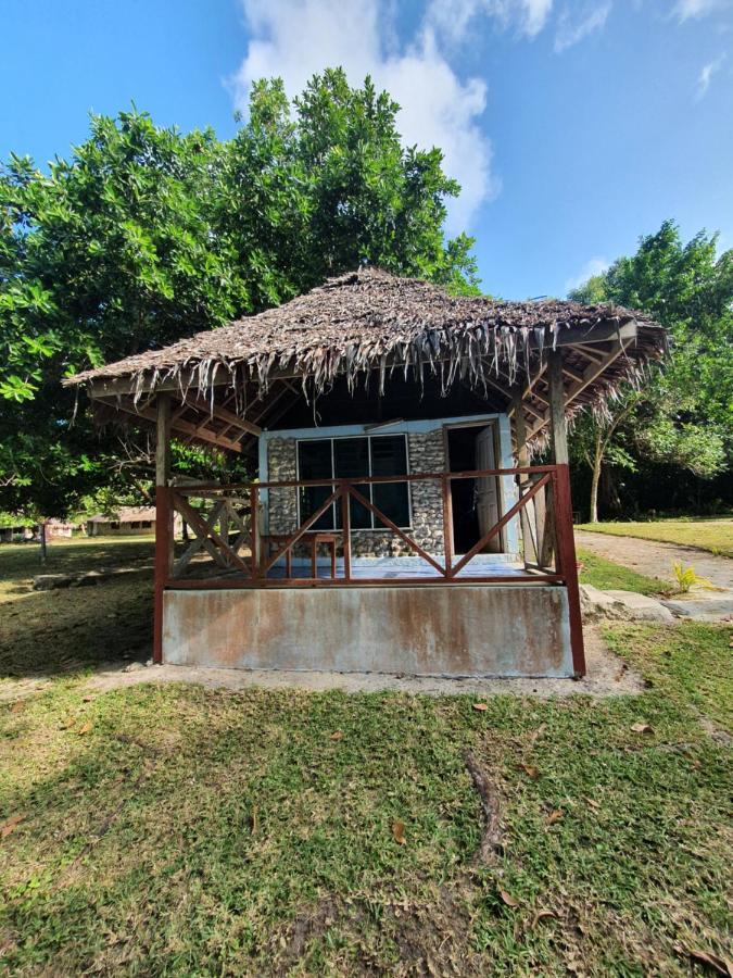 Lonnoc Beach Lodge Hog Harbour 외부 사진